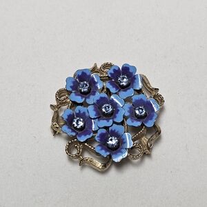 "4 for $20" Avon Blue Floral Pendant